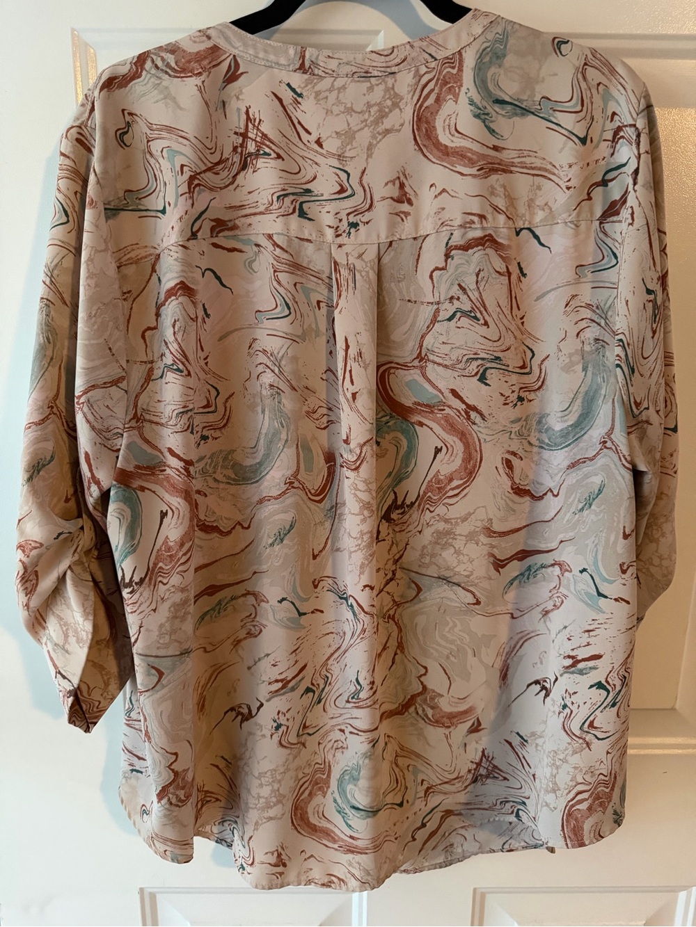 torrid Beige Marble-Print Pullover Blouse with Teal & Rust Swirls - Picture 2 of 3